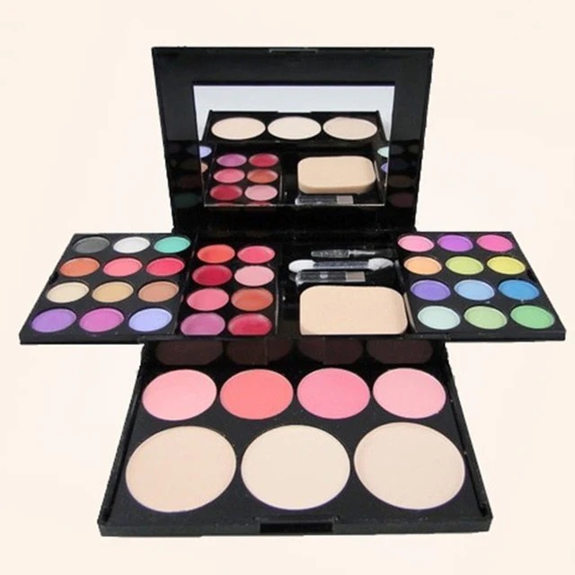 Buying A Makeup Kit Online- What Are The Top Advantages
